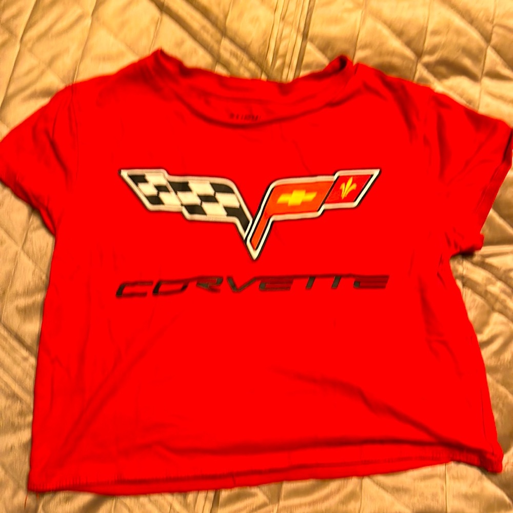 Short-sleeved red crop top with Corvette logo